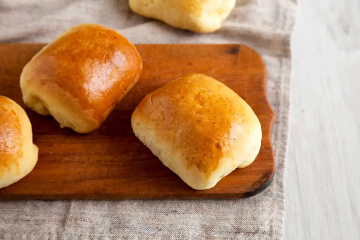 Essa bisnaguinha de batata caseira tem um sabor tão leve que você vai querer repetir sempre