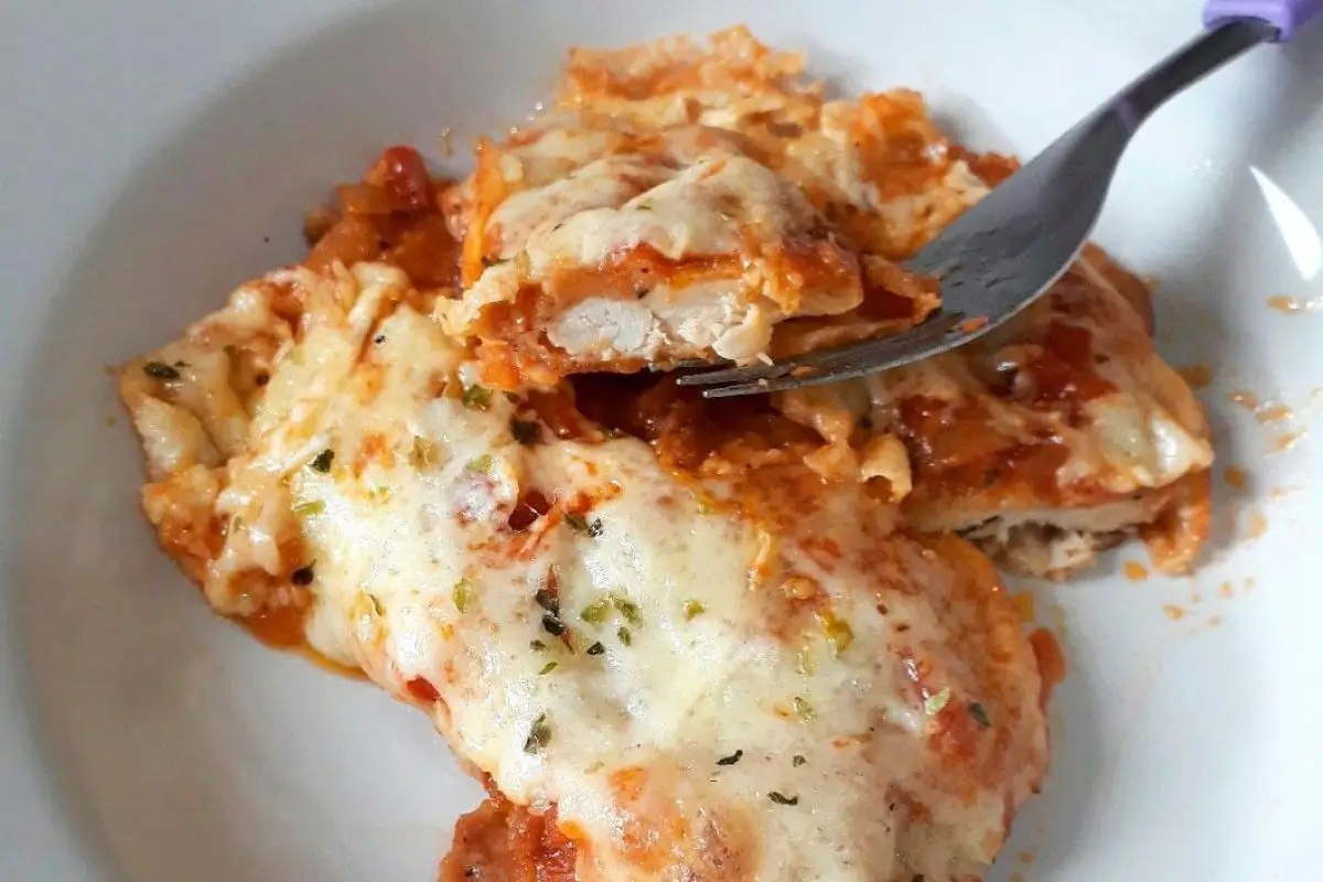 Filé de Frango à Parmegiana Assado, Suculento e Fácil de Fazer